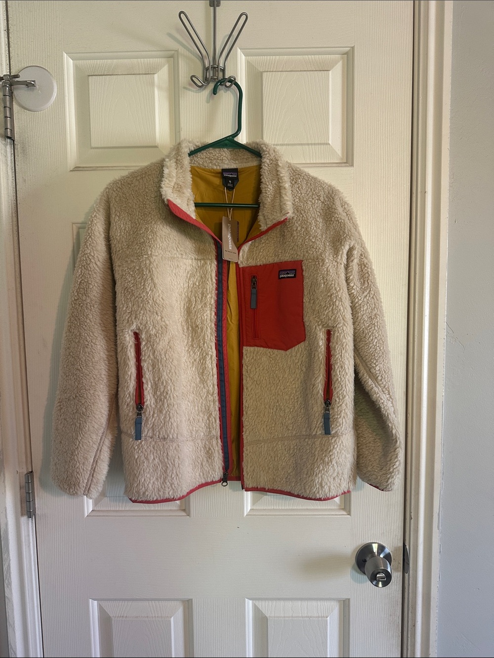 NWT Patagonia Cream Sherpa Jacket with Salmon Pink Pocket and Yellow Lining
